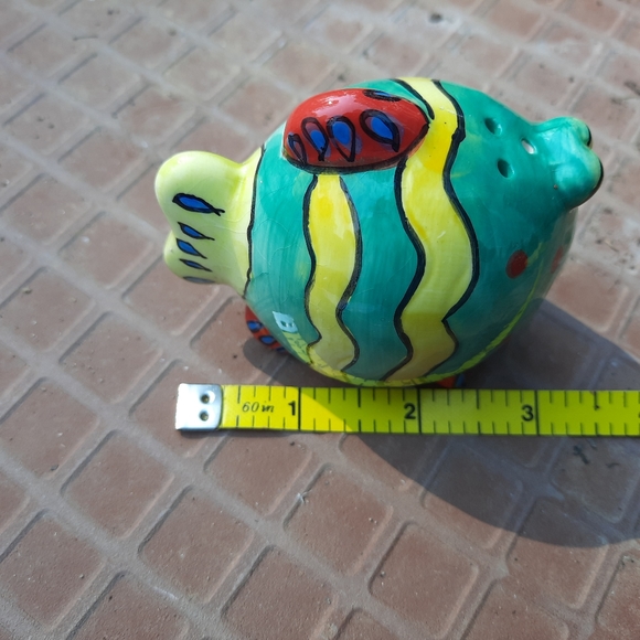 Hand painted Fish salt & pepper - Picture 7 of 7